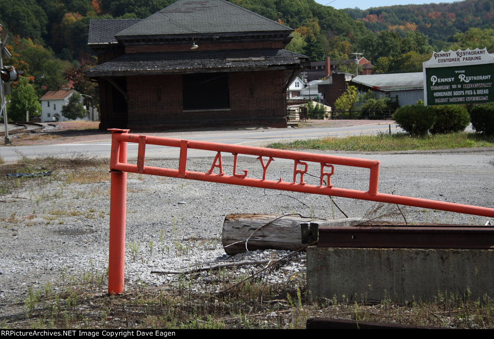 Allegheny Railroad gate